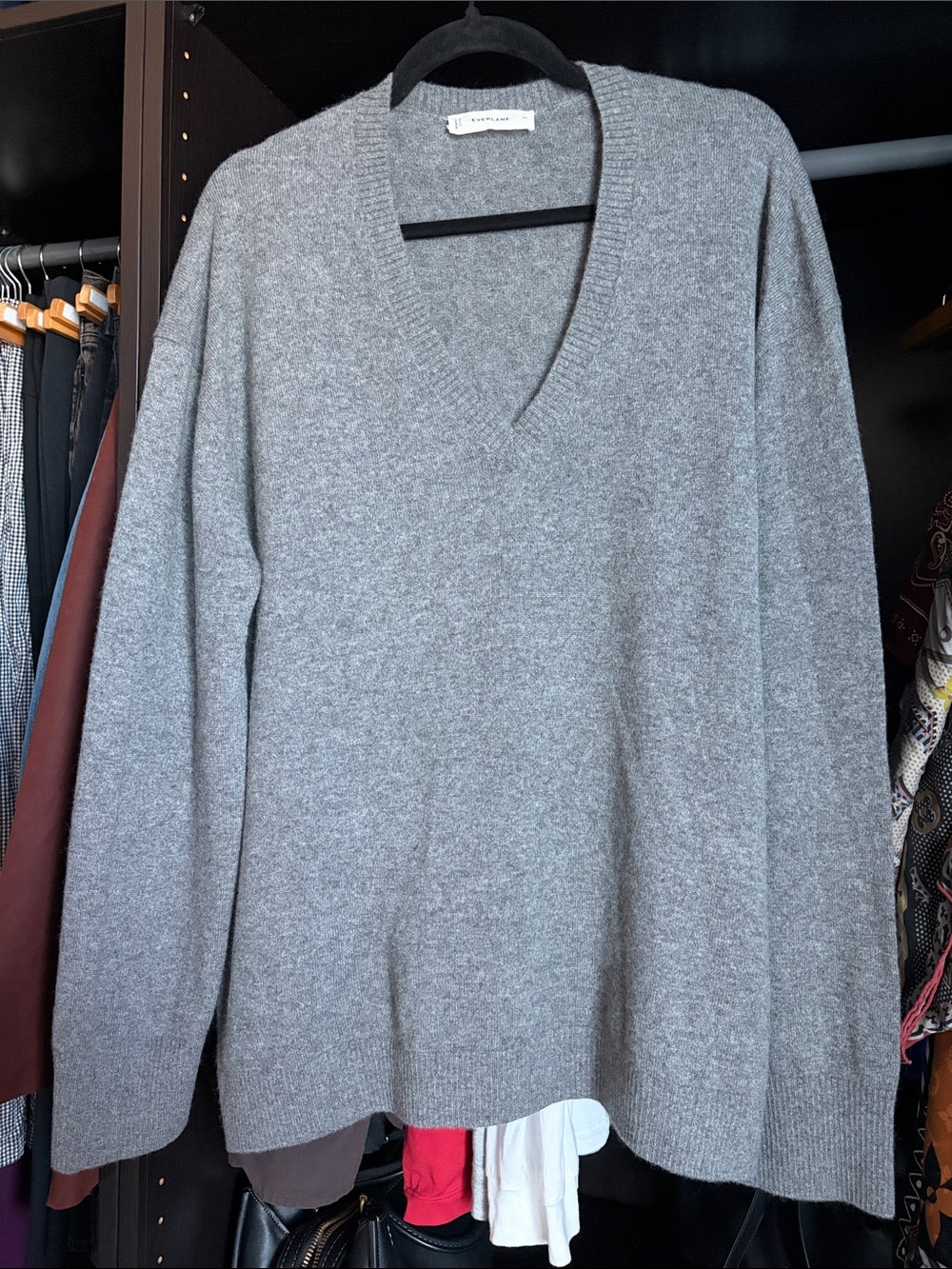 Everlane The Classic V in Cashmere- Heather Charcoal